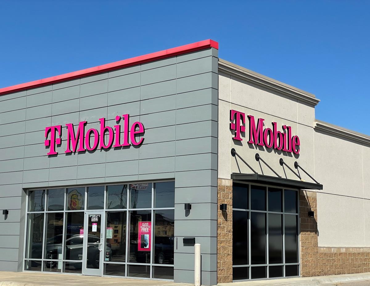 TMobile, Hutchinson, KS, 1532 E 17th Ave Cylex Local Search