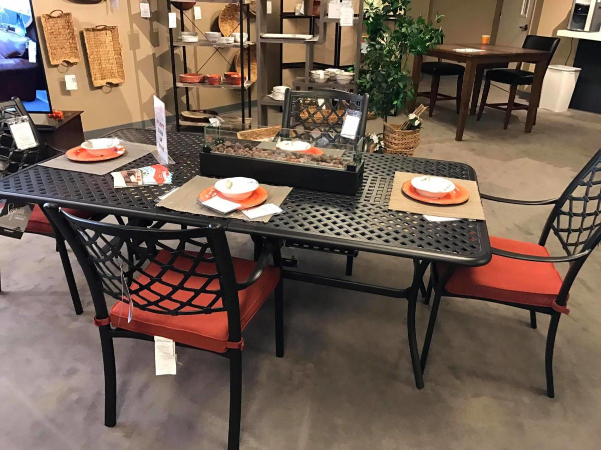 Gustafson's Furniture and Mattress, Rockford, IL, West Riverside